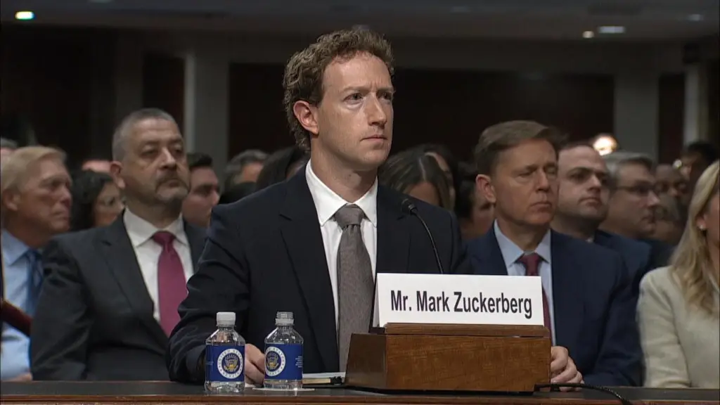 Mark Zuckerberg issued a public apology to families who attended Senate hearing.