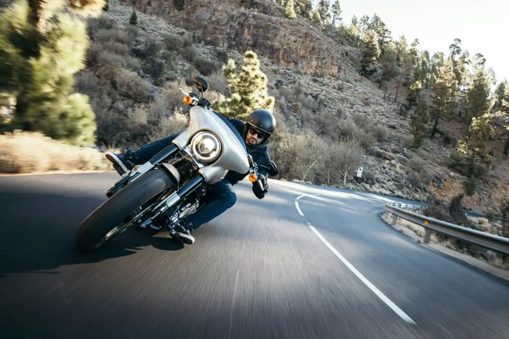 This viral video clip shows a motorcycle shoulder surfing on the highway