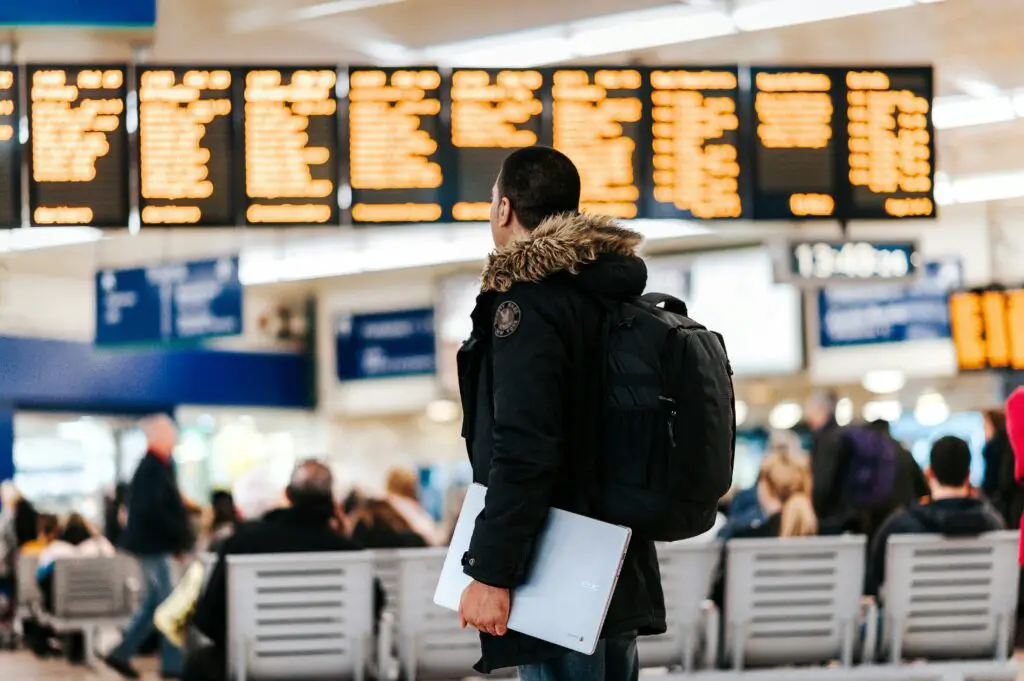 Airlines do typically give flight delay/cancellation compensation, although specific rules generally vary between major airlines 