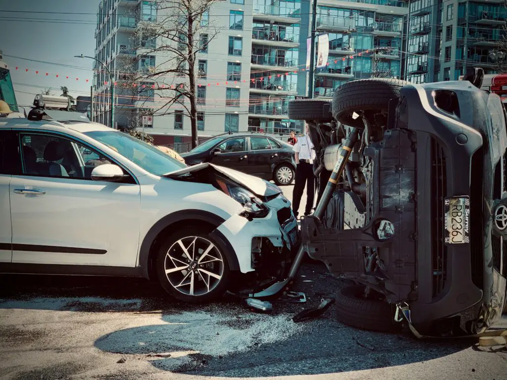 This surprising clip shows a man become an accomplice by helping someone escape the scene of a hit-and-run